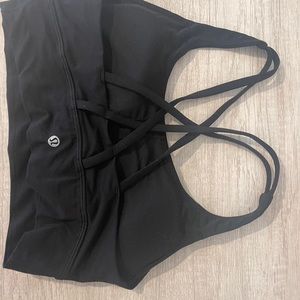 Black lulu lemon sports bra